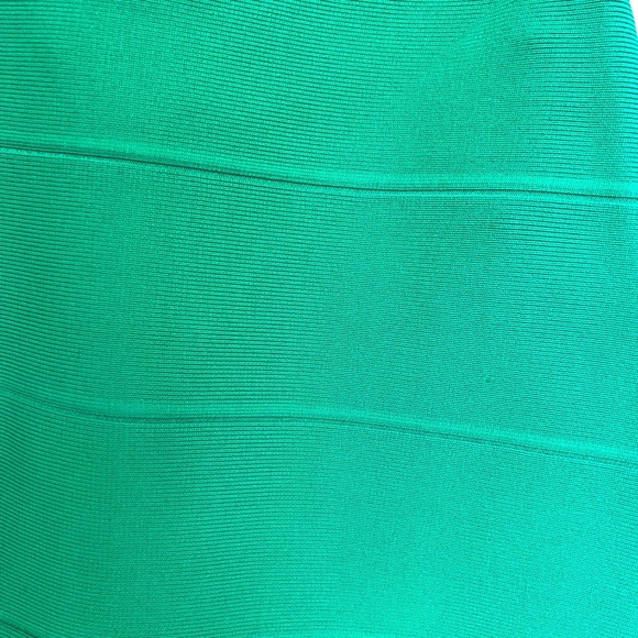 EUC BCBG 'Simone' Bandage Mini Skirt small emerald green perfect for holidays - Picture 6 of 6